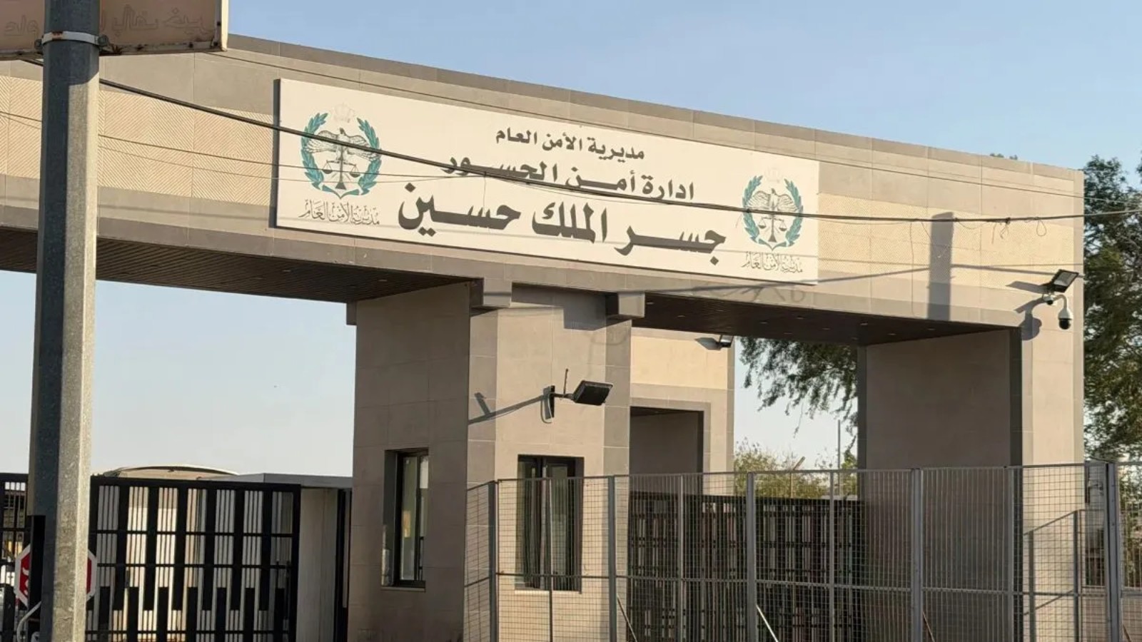 هل يتحول معبر الكرامة إلى أزمة دائمة للفلسطينيين؟
