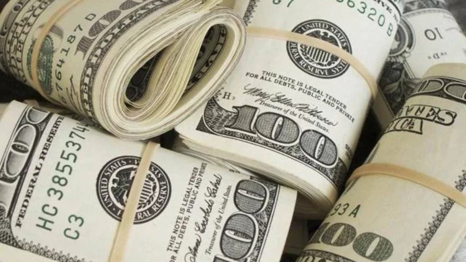 سعر الدولار في مصر تحت ضغط باب المندب والفائدة الأمريكية
