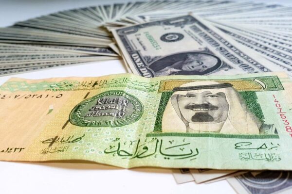 بنوك تمنح المقيمين في السعودية قروض شخصية