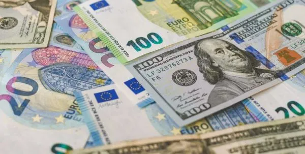 الحرب الأمريكية الإيرانية تعيد تشكيل سوق العملات عالميًا