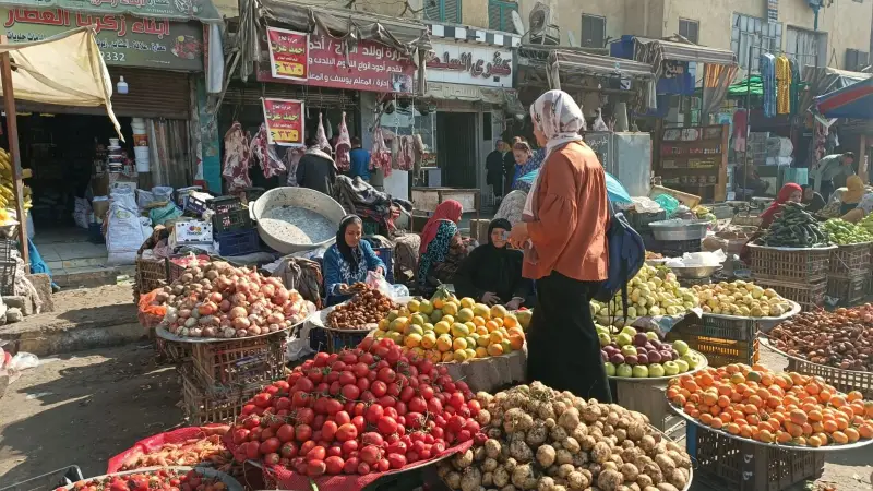 التضخم في مصر يضغط على الاقتصاد وينذر بركود وشيك
