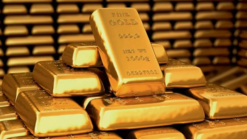 إلى أين يتجه الذهب مع تصاعد احتمالات رفع الفائدة الأمريكية؟