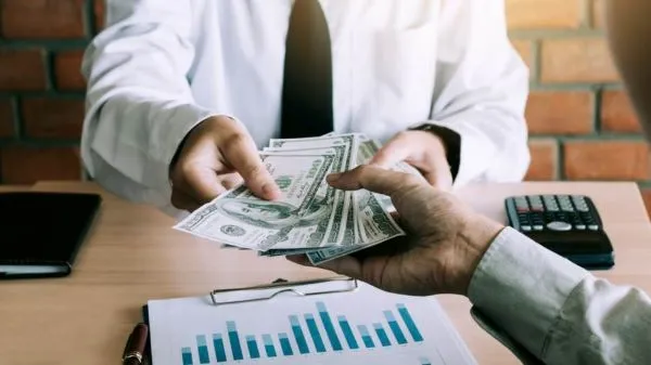 شركات تمويل المشروعات الصغيرة في مصر تواجه البنوك بلا غطاء