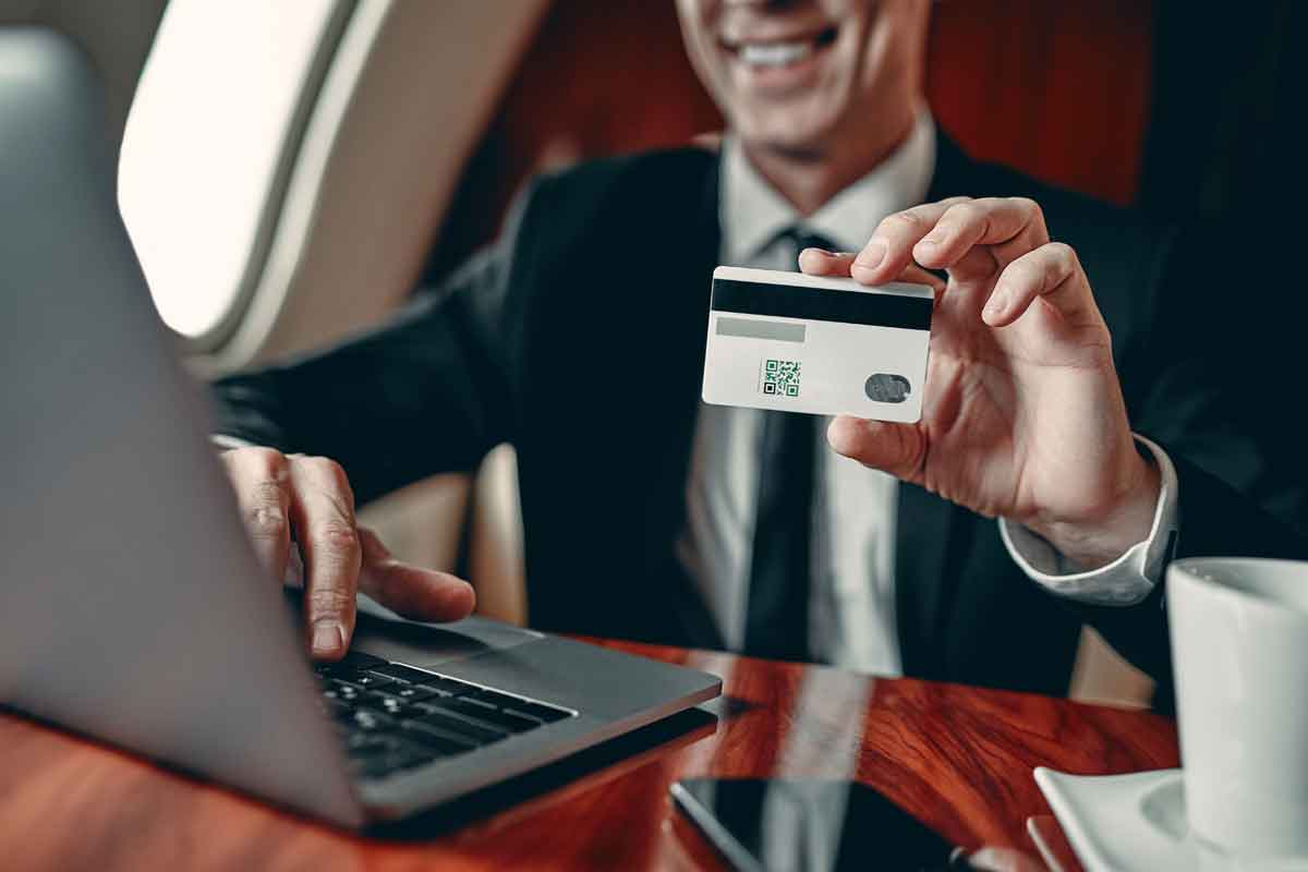 البطاقات البنكية.. اكتشف أنواعها واستخداماتها ومزاياها