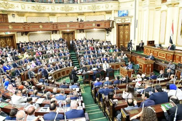 قراءة تحليلية في موازنة مصر 2025/2026: أرقام متضاربة وجدالات محتدمة