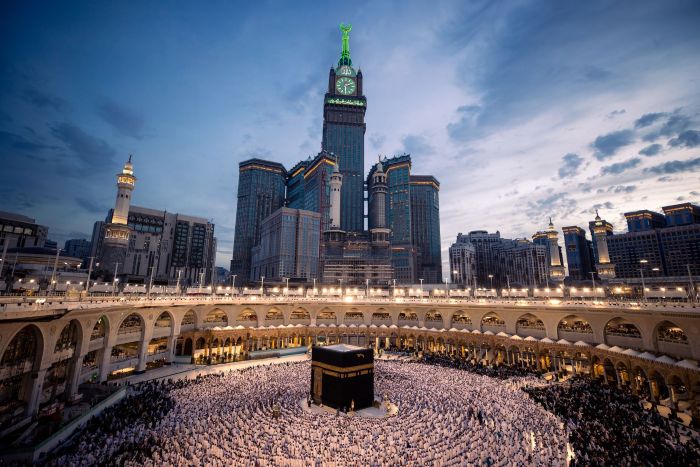 السعودية تسمح للأجانب بالاستثمار في مكة والمدينة المنورة