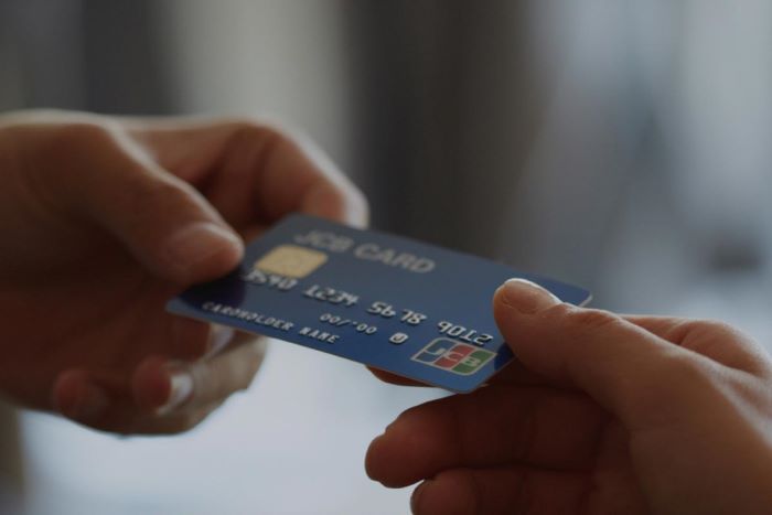 بطاقات الائتمان في السعودية.. كيف تختار الأفضل؟