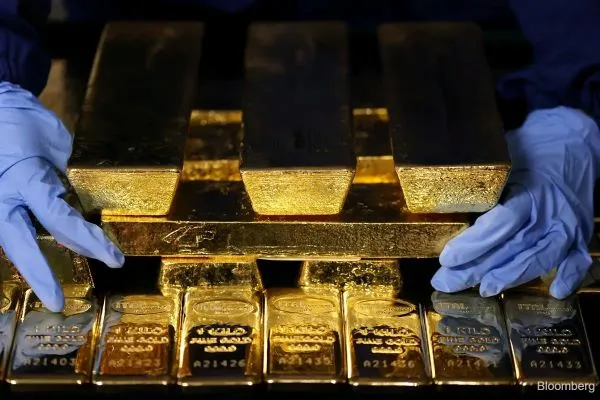 لماذا تراجعت أسعار الذهب عالميًا رغم التوترات الجيوسياسية؟